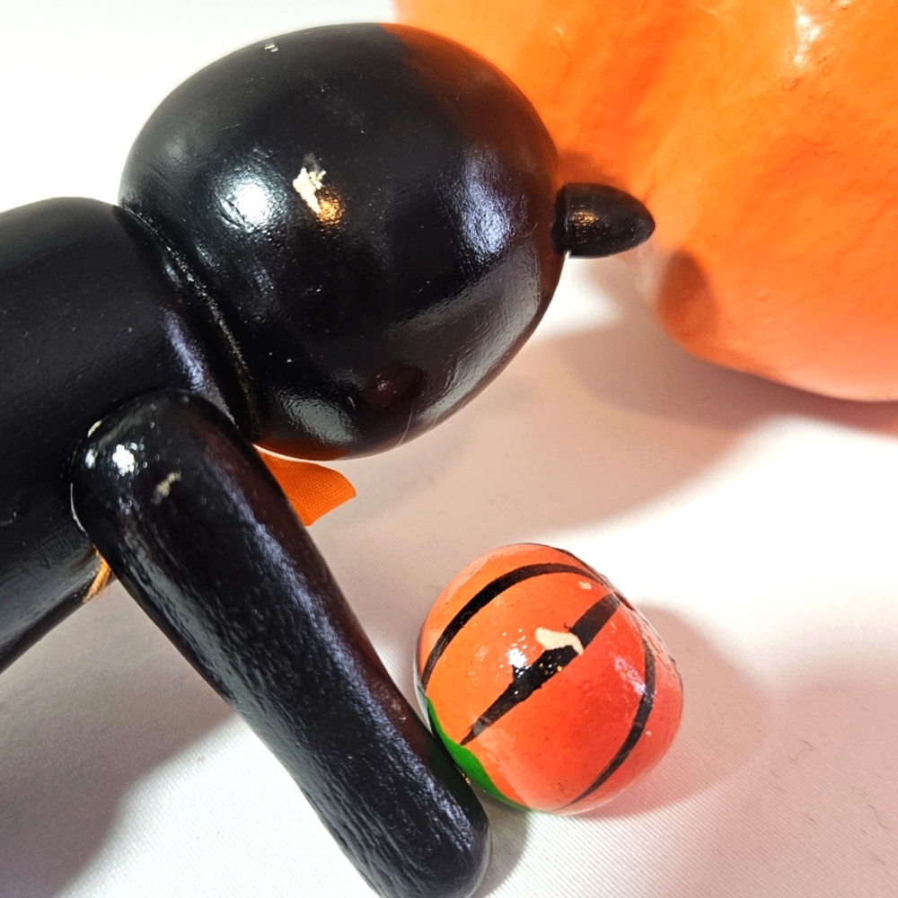 Halloween Black Cat Figurine with Jack-O'-Lantern & Orange Paper Mache Pumpkin. - Picture 7 of 8